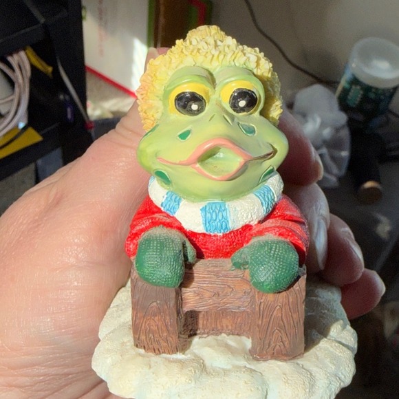 Cute Winter Frog Figurine Sledding Cozy Hat Scarf Christmas Holiday Decor - Picture 7 of 7